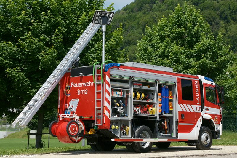 Diverse F-Toys-603132-1A LKW Feuerwehr Flugfeld Löschfahrzeug Morita MAF-60A K 